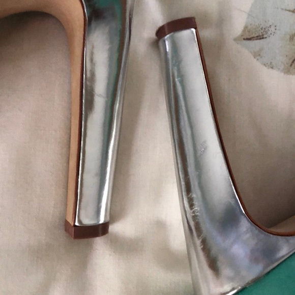 Vince Camuto platforms in gorgeous colors! - Picture 5 of 5